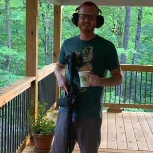 Meet your Posher, Derek